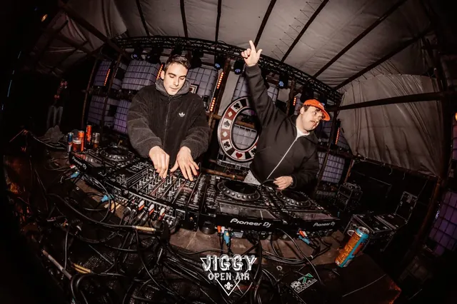 TAPE aan de decks op Jiggy Open Air